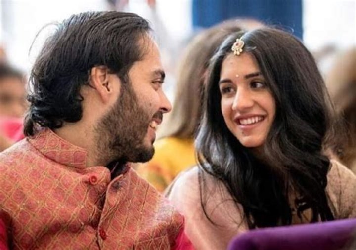 Ayesha Khan: A Glimpse Into The Life Of A Star