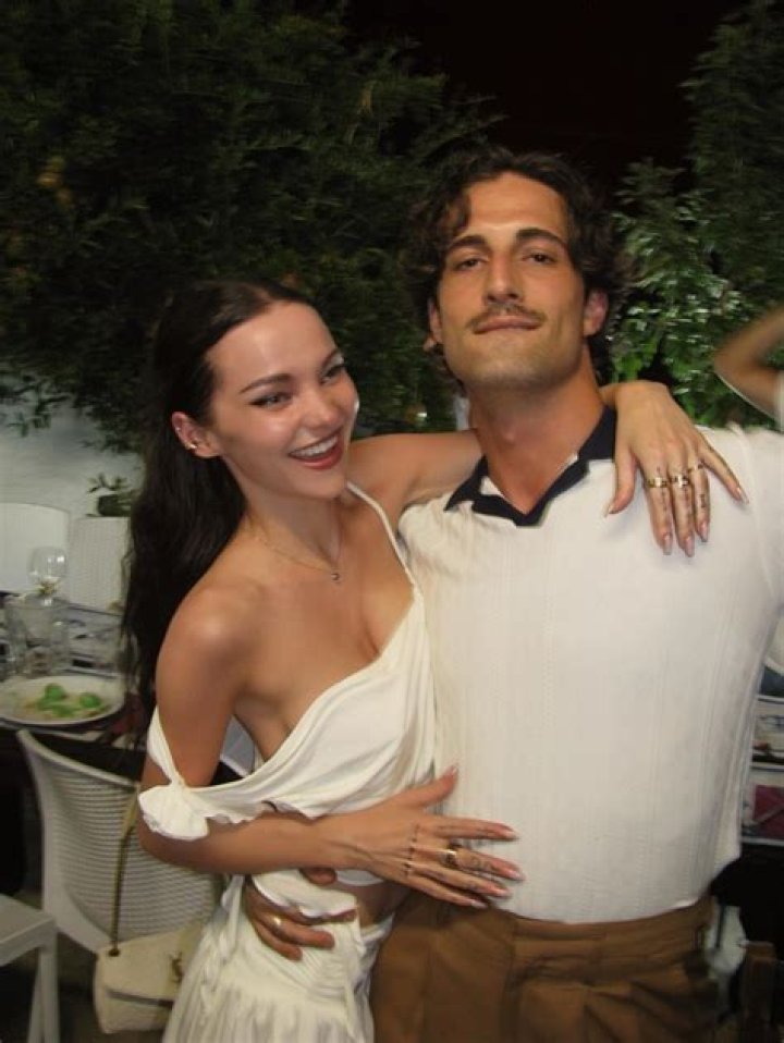 Unveiling The Romance: Who's Dating Dove Cameron?